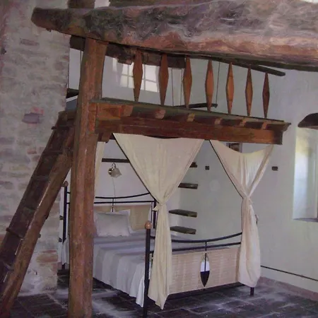 Antico-borgo-le-torricelle-kleines-haus